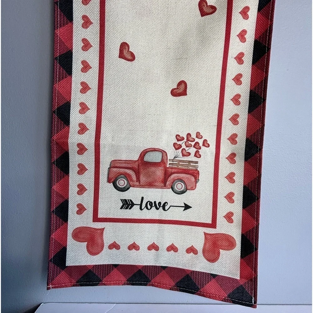 TABLE RUNNER (LOVE, TRUCKS, HEARTS)